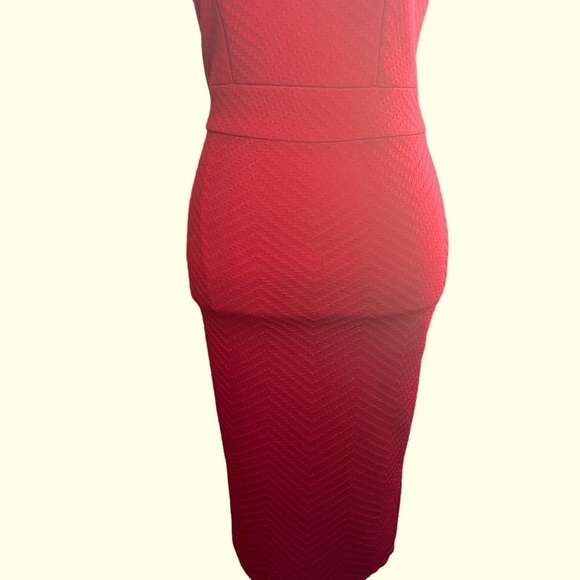 WINDSOR CAP SLEEVE BURGUNDY MIDI DRESS - Picture 3 of 9